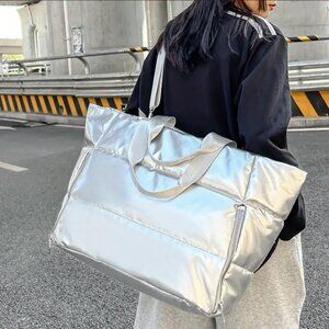 NEW + 'TOTES ADORABLE ! Silver Puffer Tote For Gym Weekend or Beach (Insulated!)